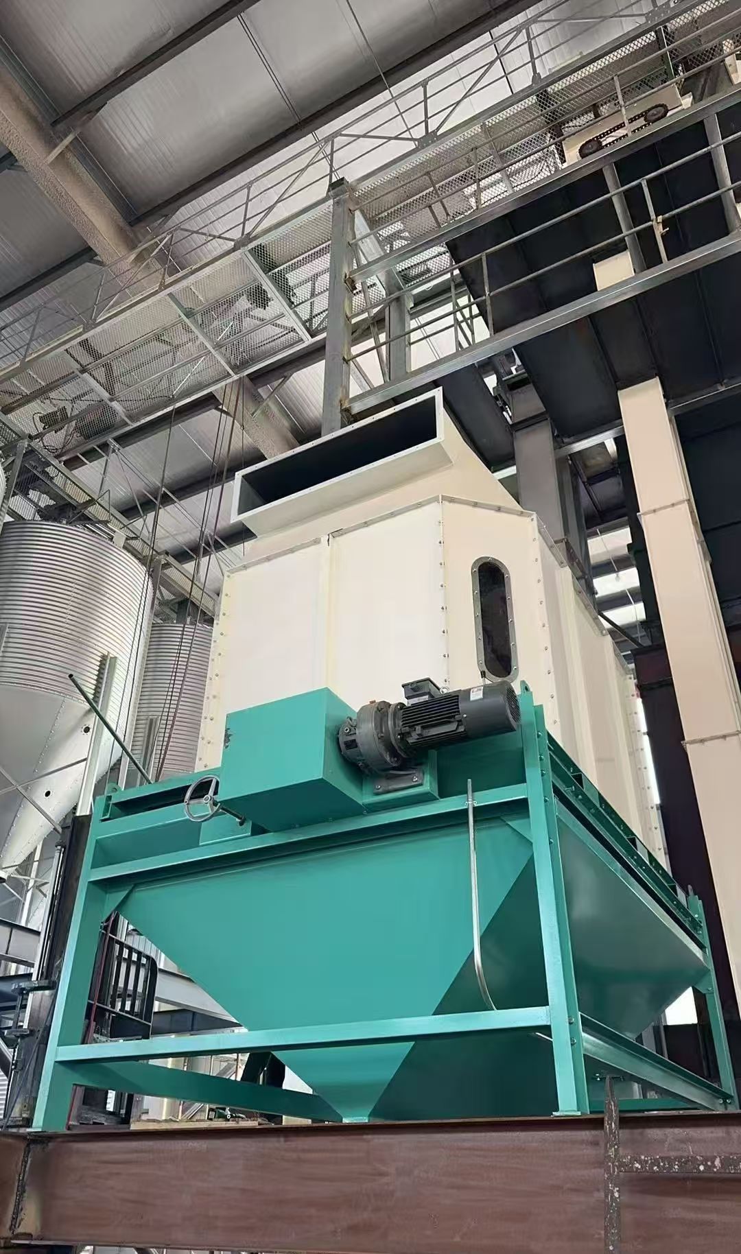 Counter-flow cooler