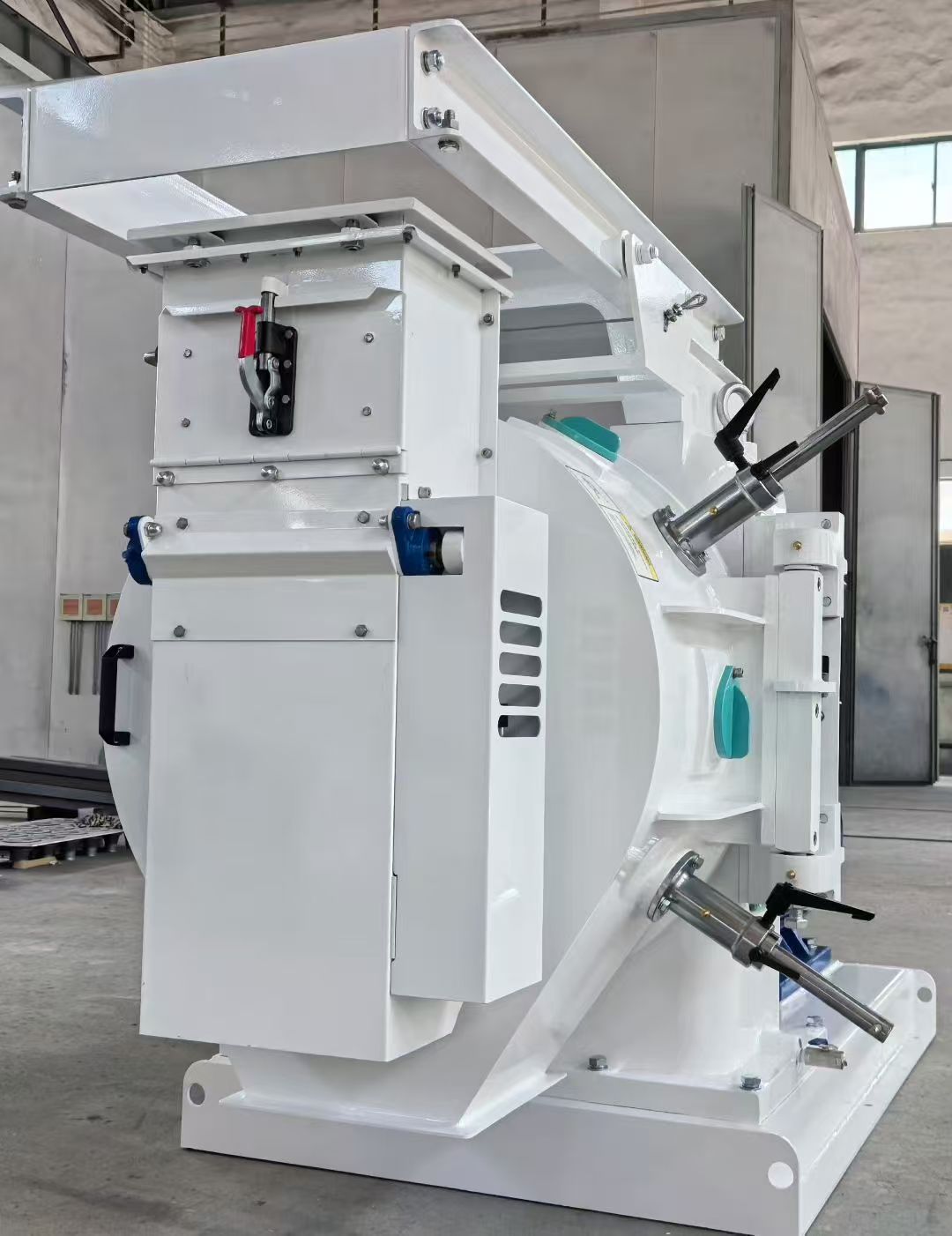 Biomass pellet machine
