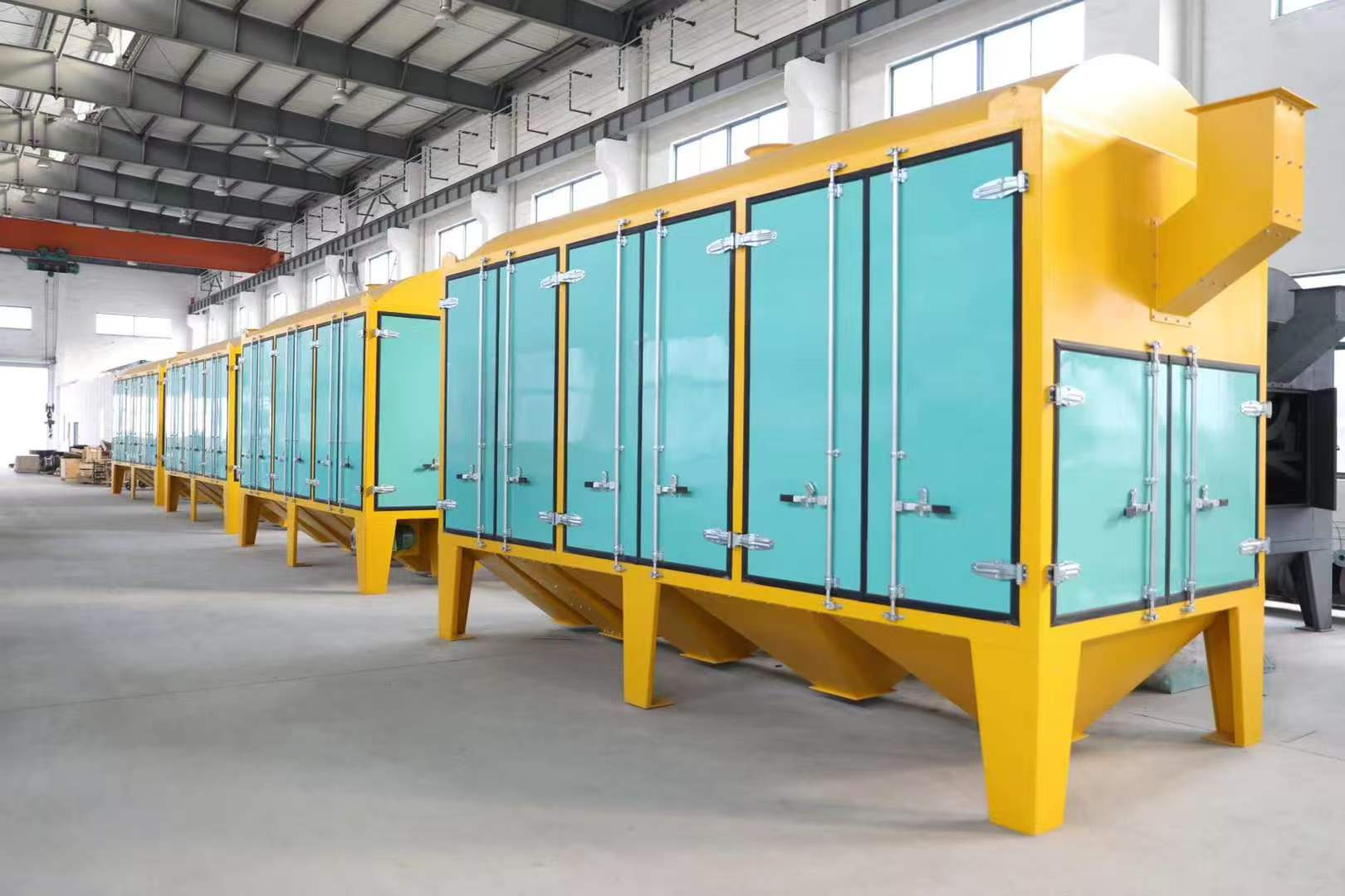 Double-cylinder cleaning screening machine