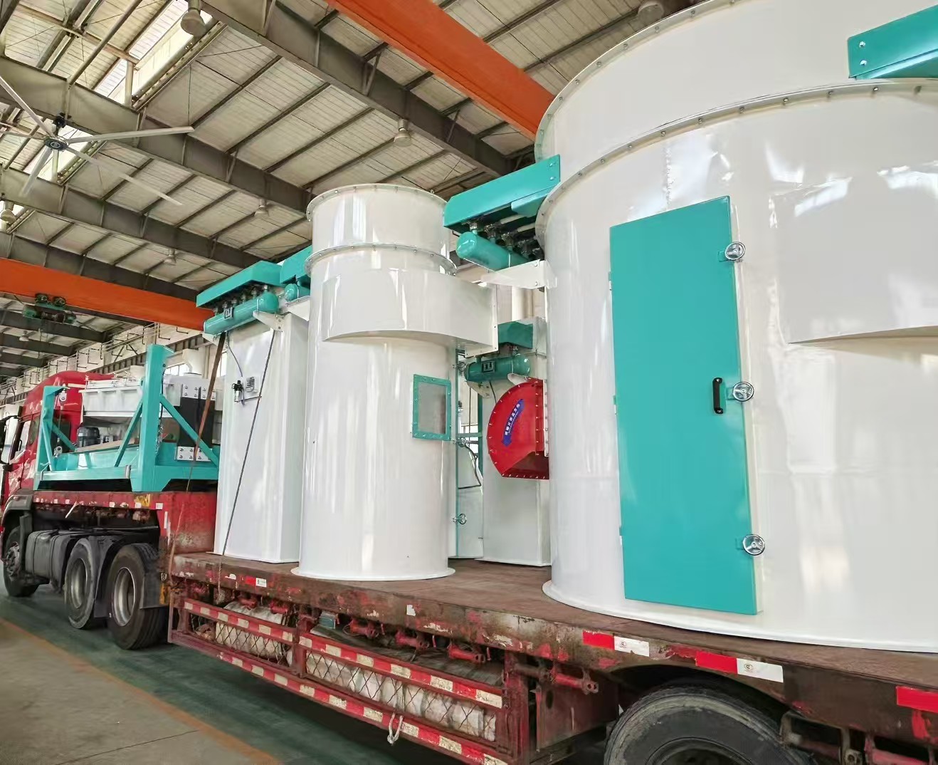 Cylindrical pulse dust collector