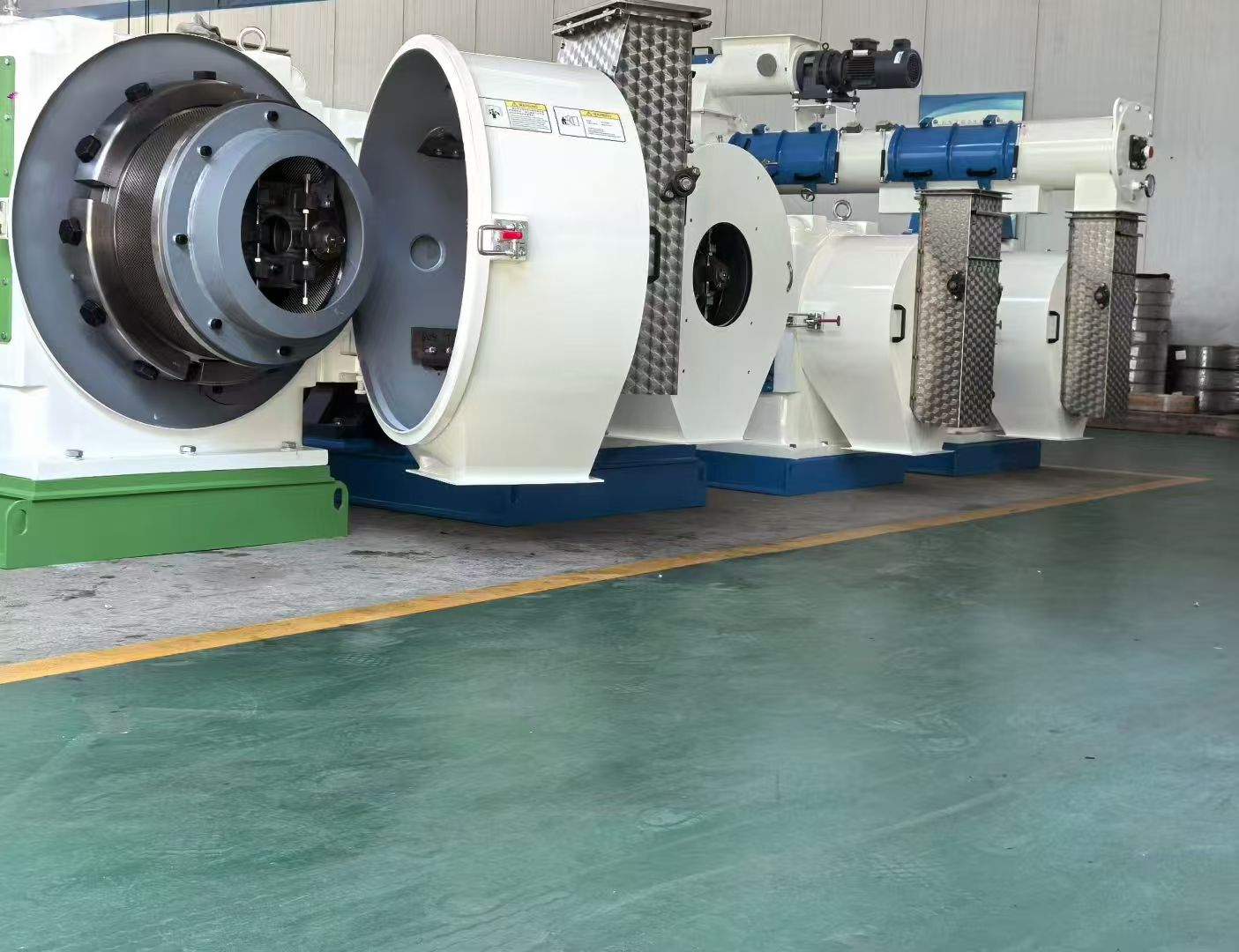 Biomass pellet machine