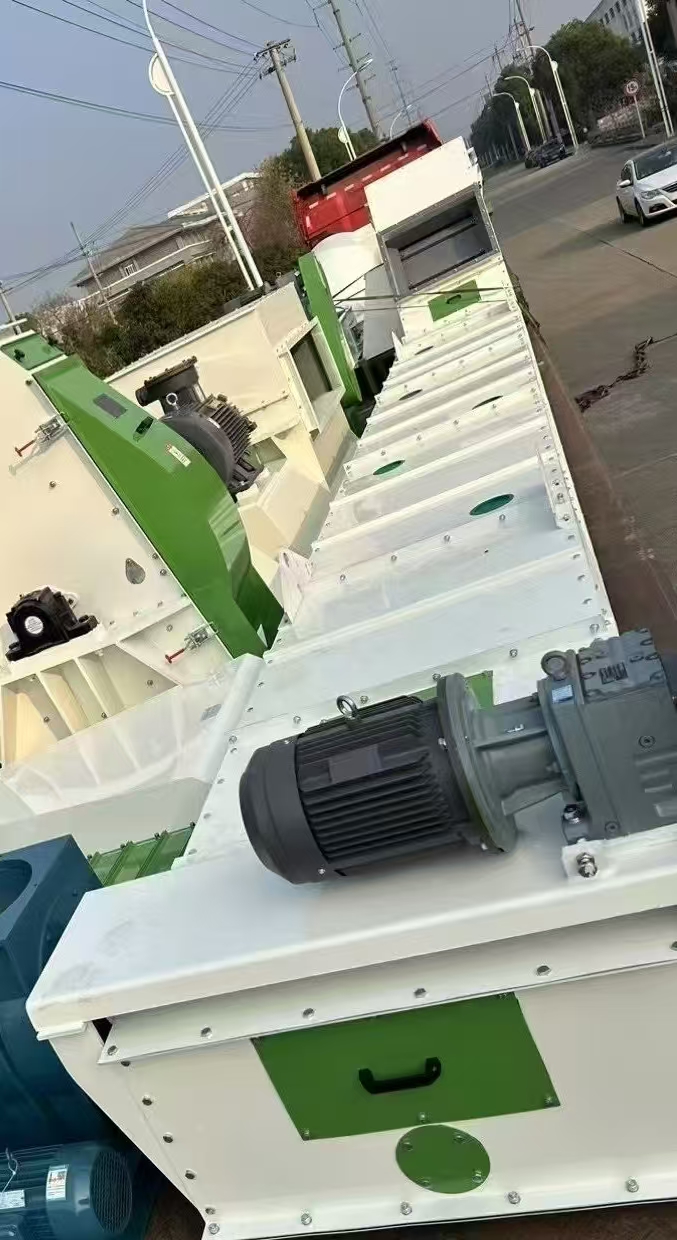 Curved chain conveyor